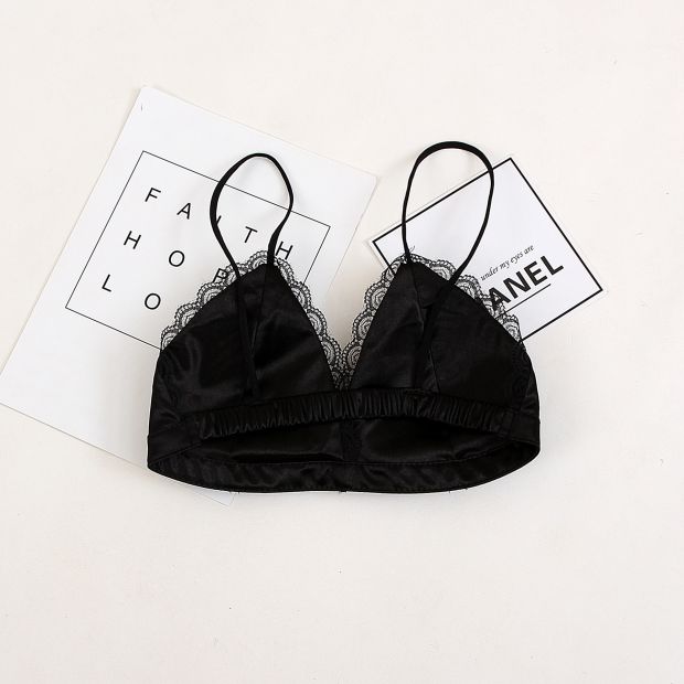 Mùa hè Bikini đen và trắng rắn màu đơn giản Halter ngực Pad mỏng bikini Bra đồ lót gợi cảm phụ nữ đồ bơi nữ kín đáo
