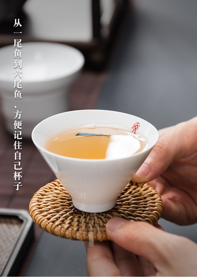 Hole to hide them thin body building small hand - made ceramic cups of blue and white porcelain lotus perfectly playable cup large pure hand - made