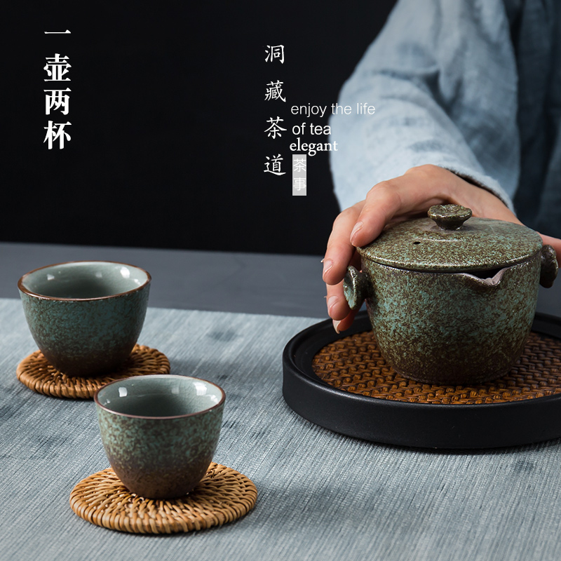 Coarse pottery in floor crack of a pot of two CPU tureen hand grasp the teapot tea pot pot of kung fu tea set