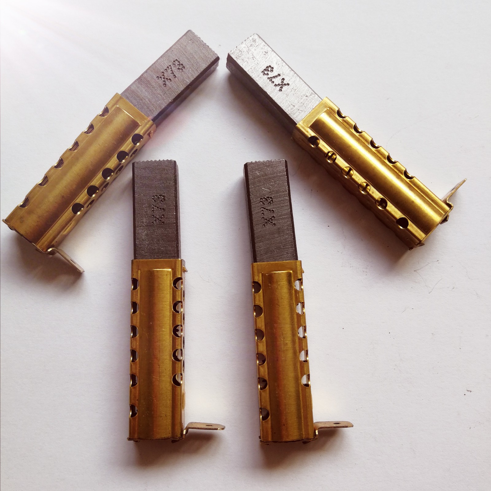 AMETEK116765-00110V 120V Italy 220 Carbon BRUSH 119661-00 119662-00 Carbon BRUSH