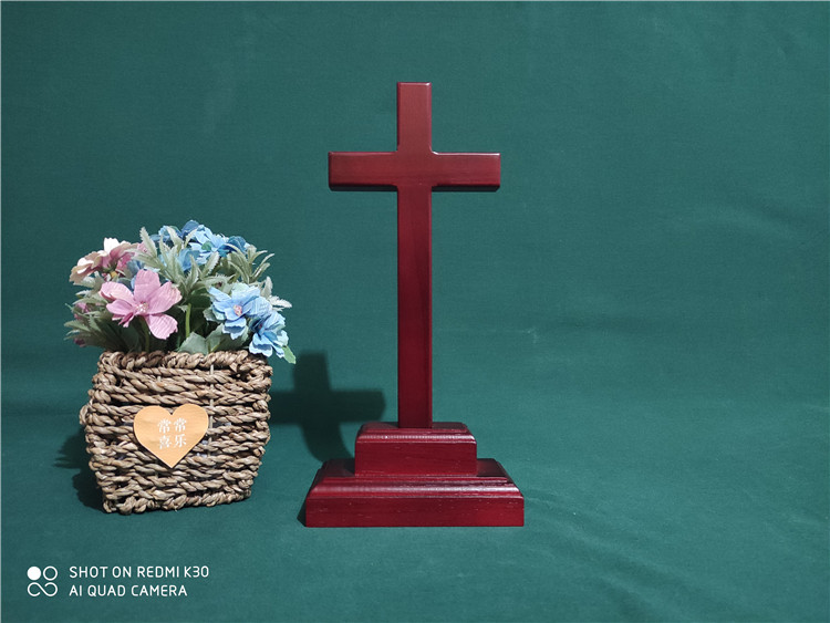 Cross vertical table beech wood table decoration Prayer hand-held gift box packaging