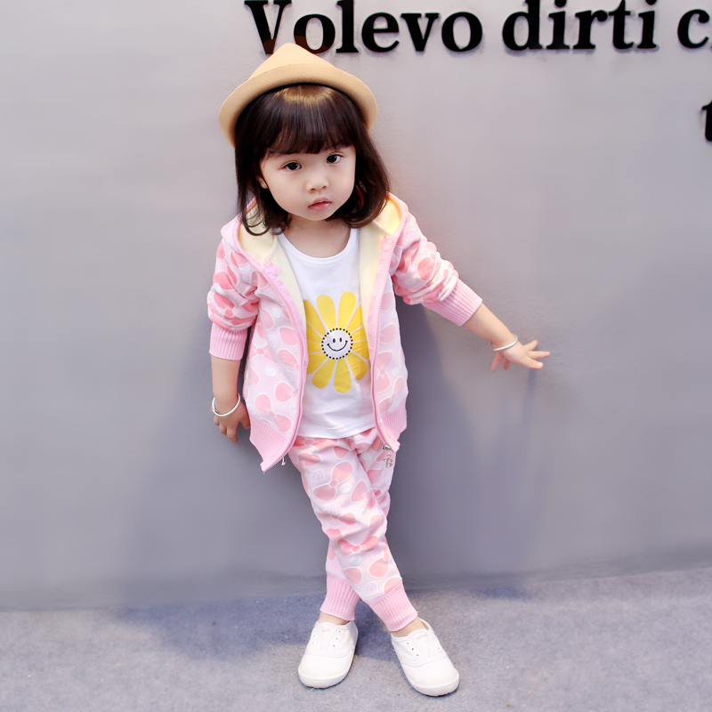 Quần áo bé gái mùa đông 0-2-3 tuổi Cô gái mùa thu và mùa đông áo dài tay 4 bộ quần áo trẻ em cộng với áo hai dây nhung đồ trẻ em