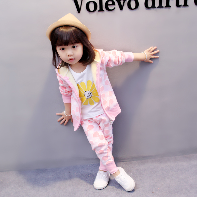Quần áo bé gái mùa đông 0-2-3 tuổi Cô gái mùa thu và mùa đông áo dài tay 4 bộ quần áo trẻ em cộng với áo hai dây nhung đồ trẻ em