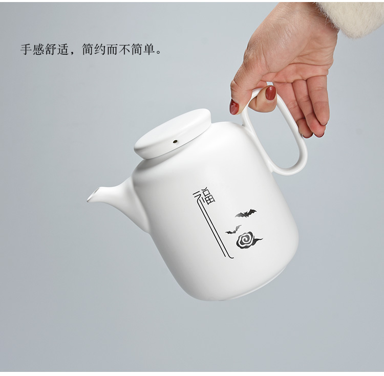 Jun ware teapot single pot of contracted zen household utensils, high - capacity ceramic tea kettle handle pot of 960 ml