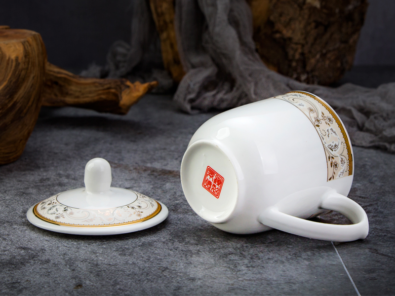 Jingdezhen ceramic cups with cover glass office cup meeting domestic tea cup up phnom penh cup custom LOGO