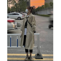 In the autumn and winter of 2021 the new windbreaker coat for women's little coats is popular this year with medium and long advanced feeling.