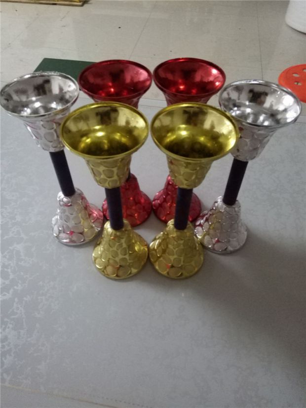 Phong cách thứ 8 thời thơ ấu hoàng kim chuông vàng biểu diễn múa đạo cụ thiểu số biểu diễn trang phục đạo cụ quan ao tre em