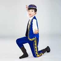 Синяя шапка, удобная обувь, бахилы