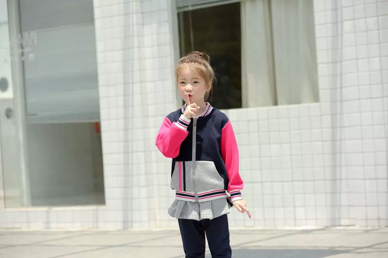 2018 đồng phục trường tiểu học trung học cơ sở thể thao mùa xuân và mùa thu phù hợp với trẻ em mẫu giáo phục vụ lớp học quần áo đồng phục trẻ em tiểu học