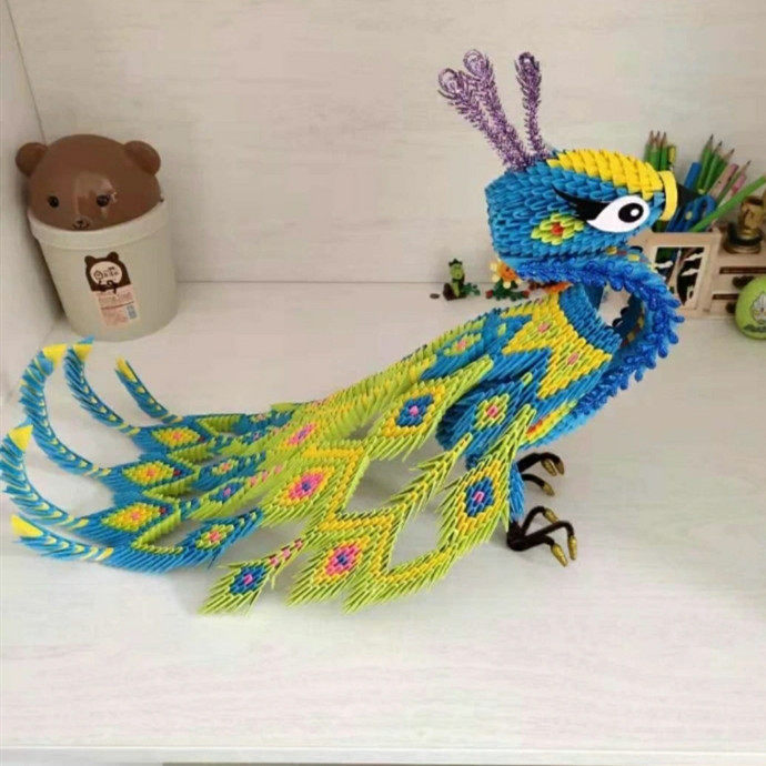 Triangle insert origami children's handmade kindergarten creative puzzle three-dimensional puzzle material package DIY peacock