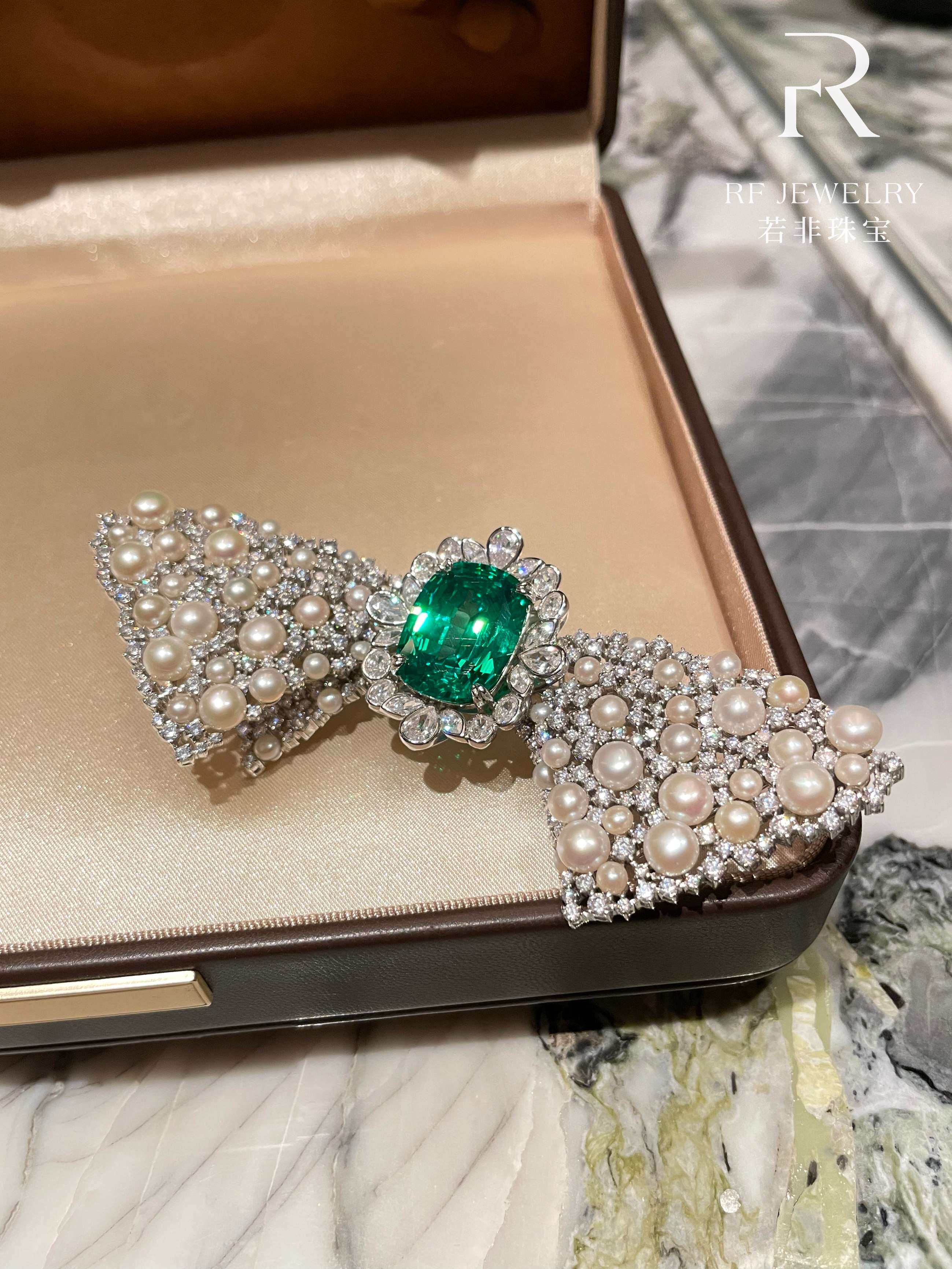 Серебряное ожерелье 若非珠宝｜淡水珍珠蝴蝶结祖绿色胸针｜s925银镀金