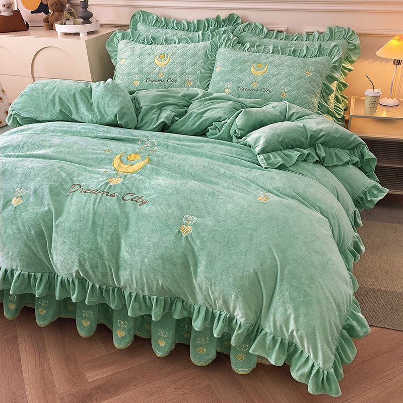 Class a Baby Velvet Embroidered Bed Skirt Four-Piece Set, Warm Quilted Crystal Velvet Bedspread, Single/Double-Sided Baby Velvet Duvet Cover 4