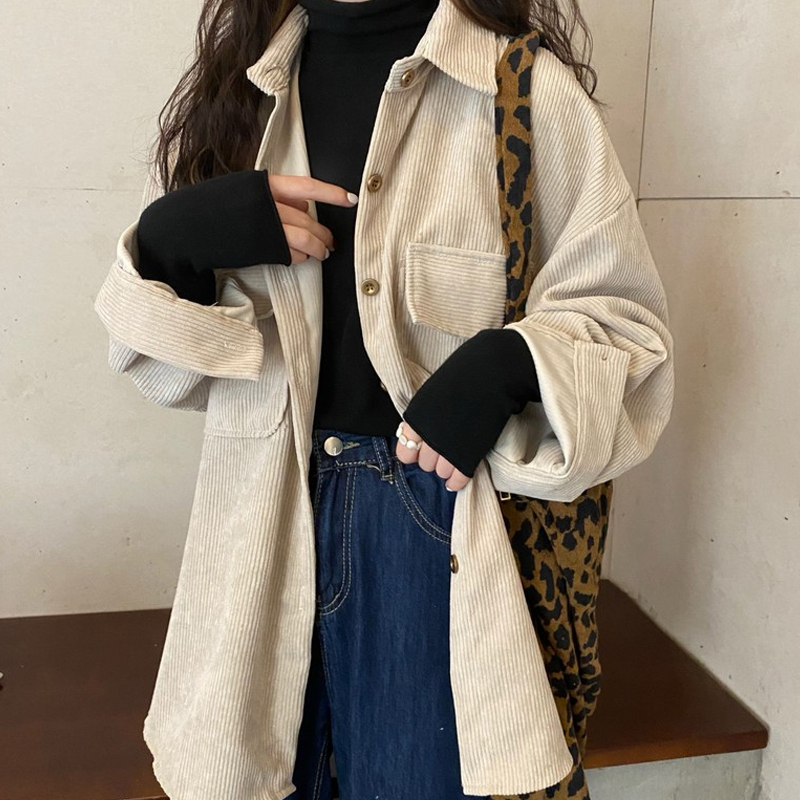 レトロな香港スタイルのコーデュロイシャツレディースゆったりミドル丈デザイントップス秋冬オールマッチアウターシャツジャケット