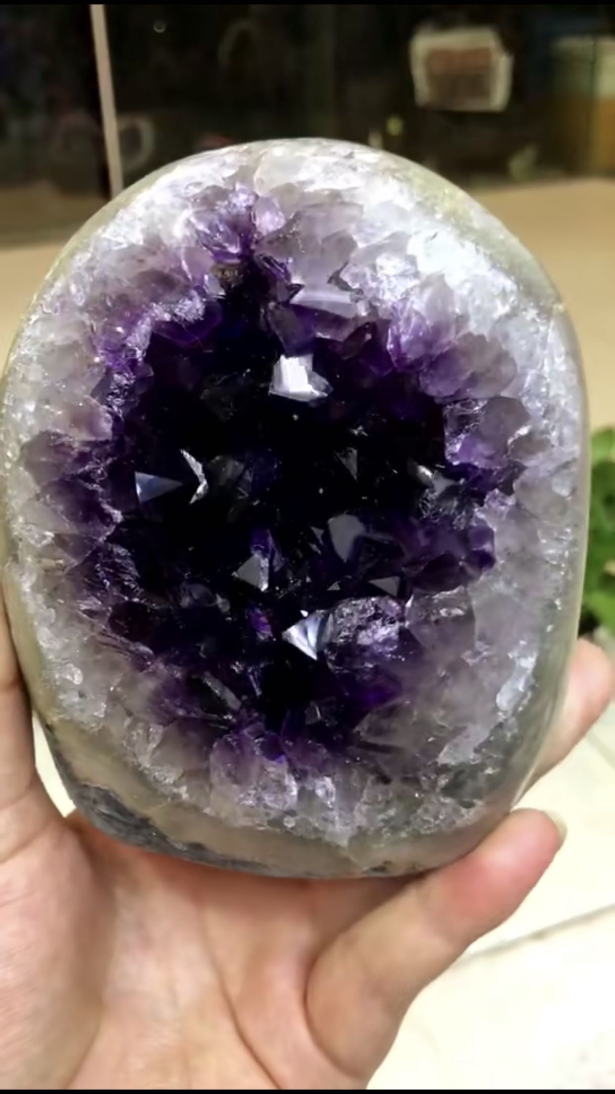 Brazil Uruguay natural Amethyst cluster hole pendulum Amethyst cave cornucopia Crystal Cave degaussing demagnetization ornaments