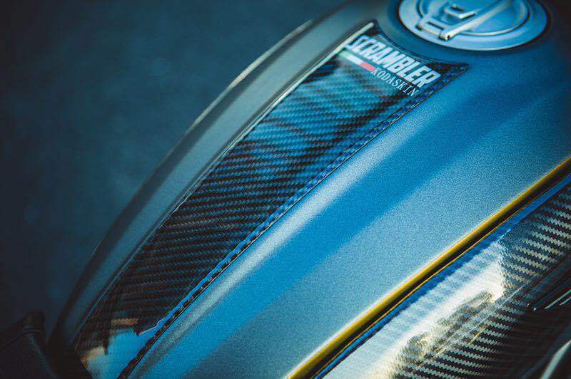 KODAKIN NEW PINDU CARDI CRAMBLER SELF-SWIM TANK CRASH-PROOF STRIP CARBON FIBER STICKER TANK CAR STICKER