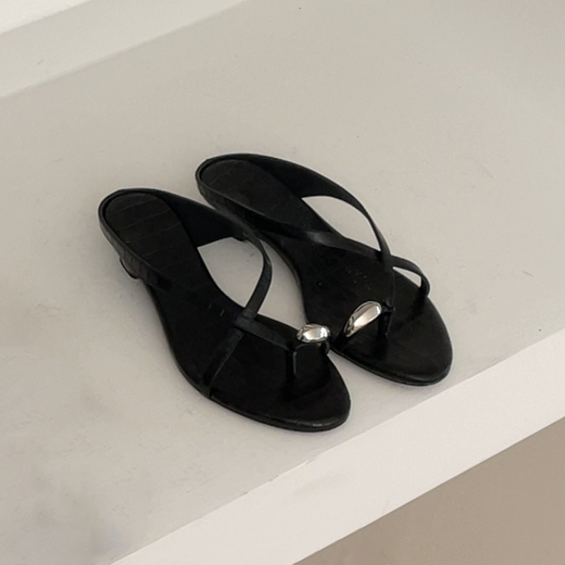 Korean Style Fashionable Metal Buckle Thong Sandals for Women 2026 Summer New Open-Toe Flip-Flops Thong Sandals Korean Style Fashionable Metal Buckle Thong Sandals for Women 2026 Summer New Open-Toe Flip-Flops Thong Sandals