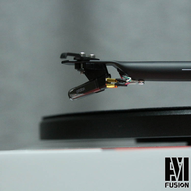 Máy ghi âm Pro-Ject Essential III Cán đá 3 lõi 	đầu đĩa than accuphase	