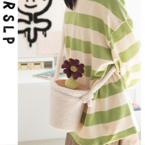 Rusu Liangping 2021 autumn and winter new female velvet cloth shoulder crossbody bucket backpack cute niche original design