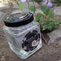 Printed rabbit * Momo fresh coconut meat Cold pressed coconut oil Skin care Hair care Tooth care Makeup remover oil