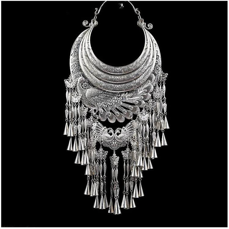 Yunnan ethnic style exaggerated large collar Miao pendant necklace Miao silver jewelry performance shooting pendant