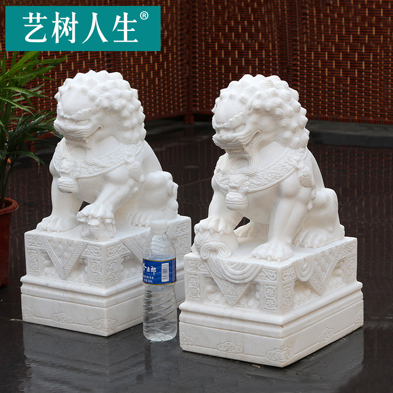 Natural material stone lion Han white jade material pair of courtyard landscaped hotel doorway decorated with stone carved lion