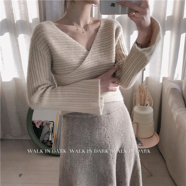 [WALKINDARK] Cuộc họp thường niên Lông thỏ chéo áo len ngắn Nữ cảm giác mỏng manh và ấm áp mùa đông bán áo len nữ