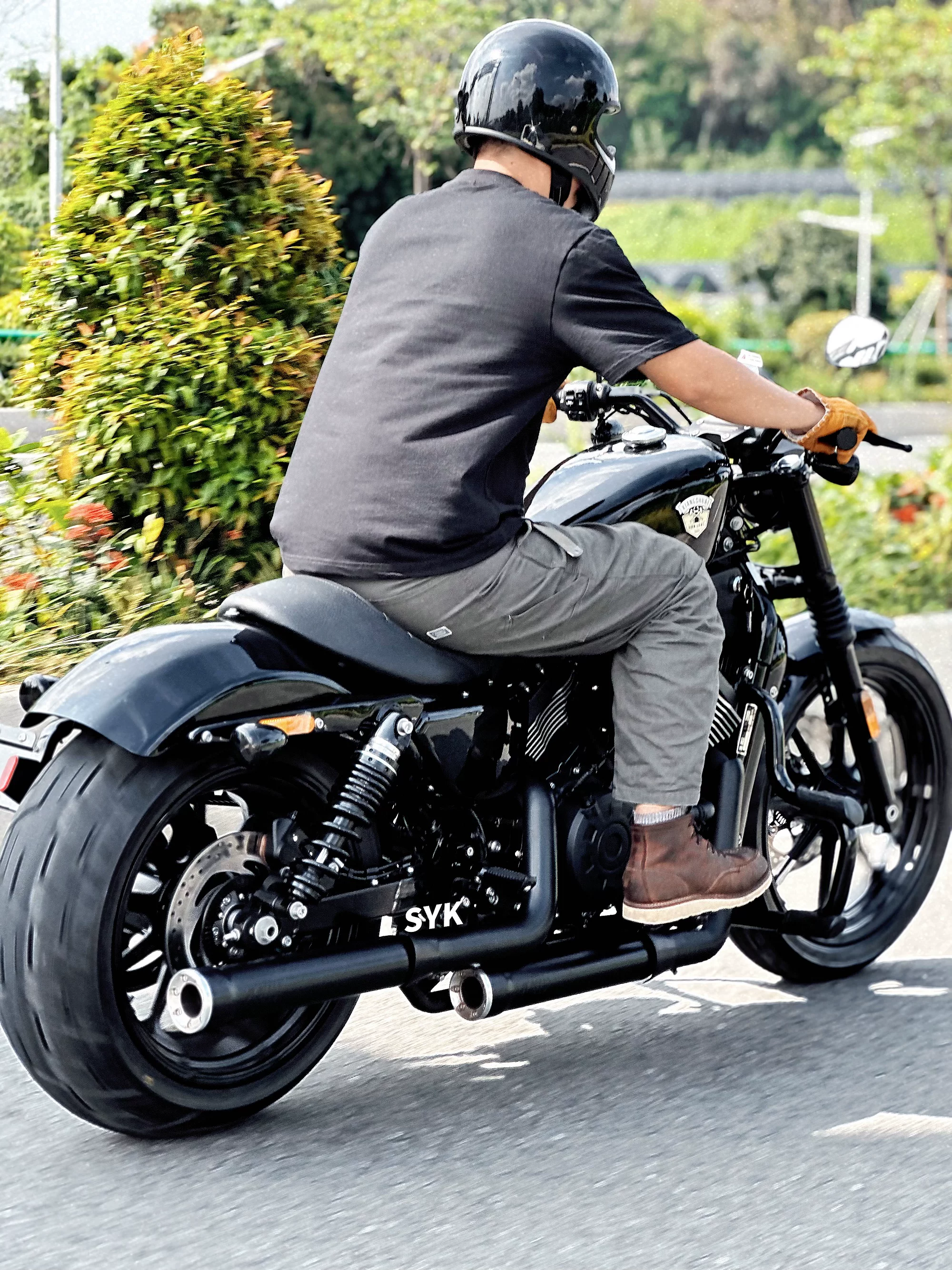 Мотонаклейка SYK X48 для Harley 800/883, ретро крузер, стиль широкая шина, чёрная