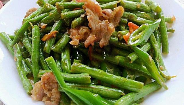 这菜炒肉最下饭了,好吃营养,秋季要多吃