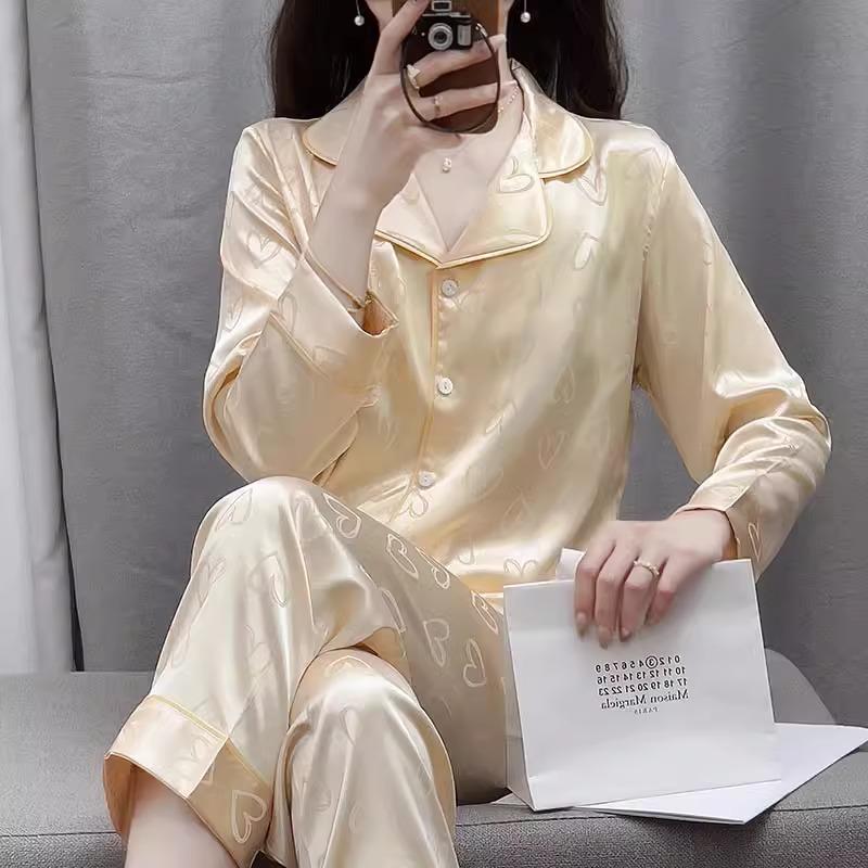 2026 Spring New Ice Silk Pajamas Women's Spring and Summer Long Sleeve Long Pants High-End Light Luxury Homewear Set