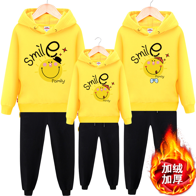 Parent-child winter suit 2020 new trend a family of three mother and daughter thickened and velvet hooded sweatshirt two-piece set