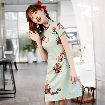 Fashion cheongsam 2021 new elegant girl slim short cheongsam modified single split dress summer