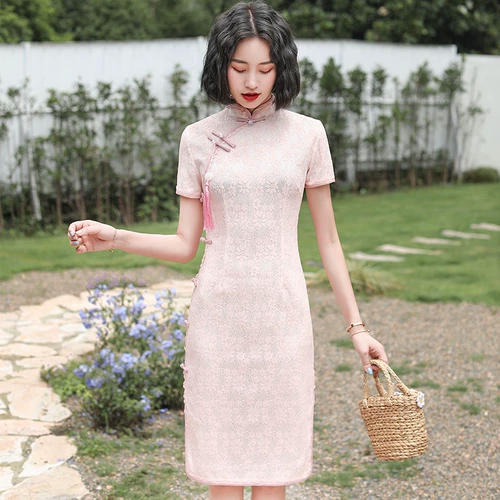 Зеленый ежедневный улучшенный Cheongsam 2025, новый стиль, молодая женщина, ретро, ​​мама, одежда для вступительных экзаменов в колледж, летнее платье