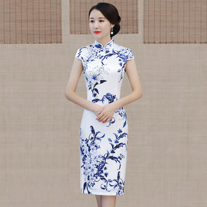 Blue and white porcelain cheongsam summer 2021 new young female retro everyday cheongsam modified dress medium and long version