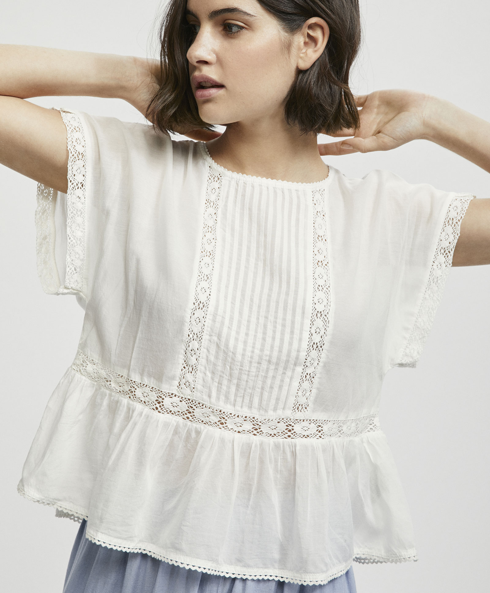 Mùa xuân và mùa hè giảm giá Oysho trắng ren rộng đơn giản ngắn tay nhà T-Shirt đồ ngủ 30227139959 thời trang nữ 2021