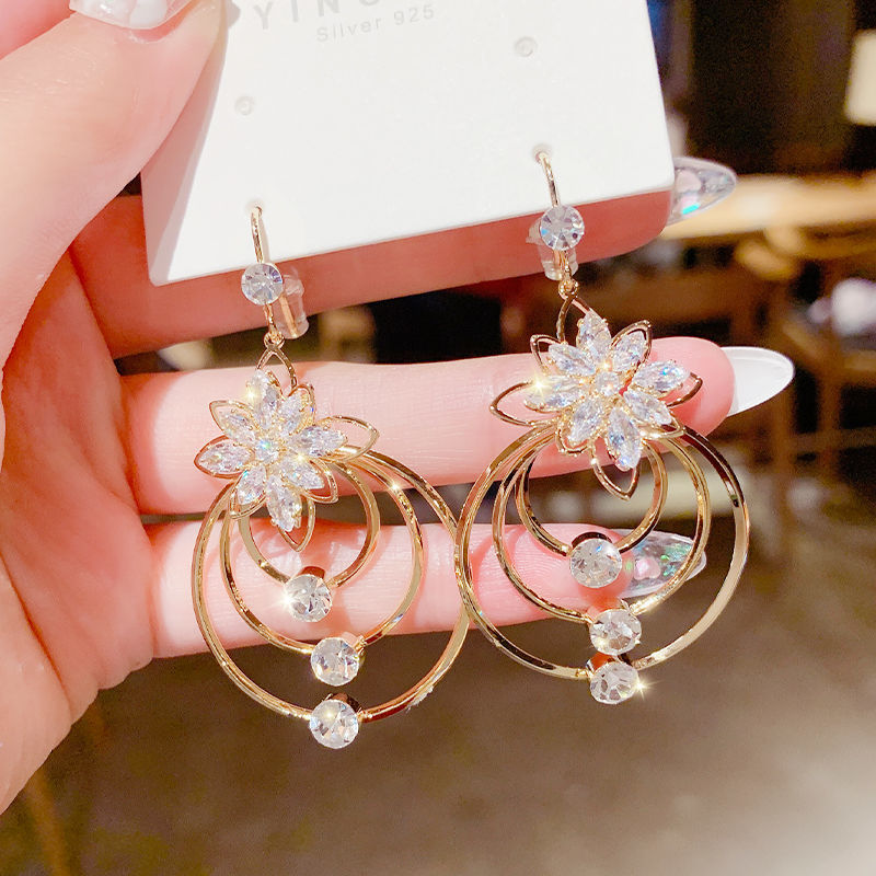 Multi - layer Circular Water Drilling Flower Earring 2020 New Tide Korean style personality ear - pin ear crash woman
