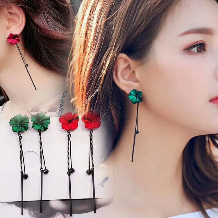 s925 silver needle flower earrings South Korean Jane about 100 Hitch Ornament Personality Pendant with a long version of Temperament Earnilles