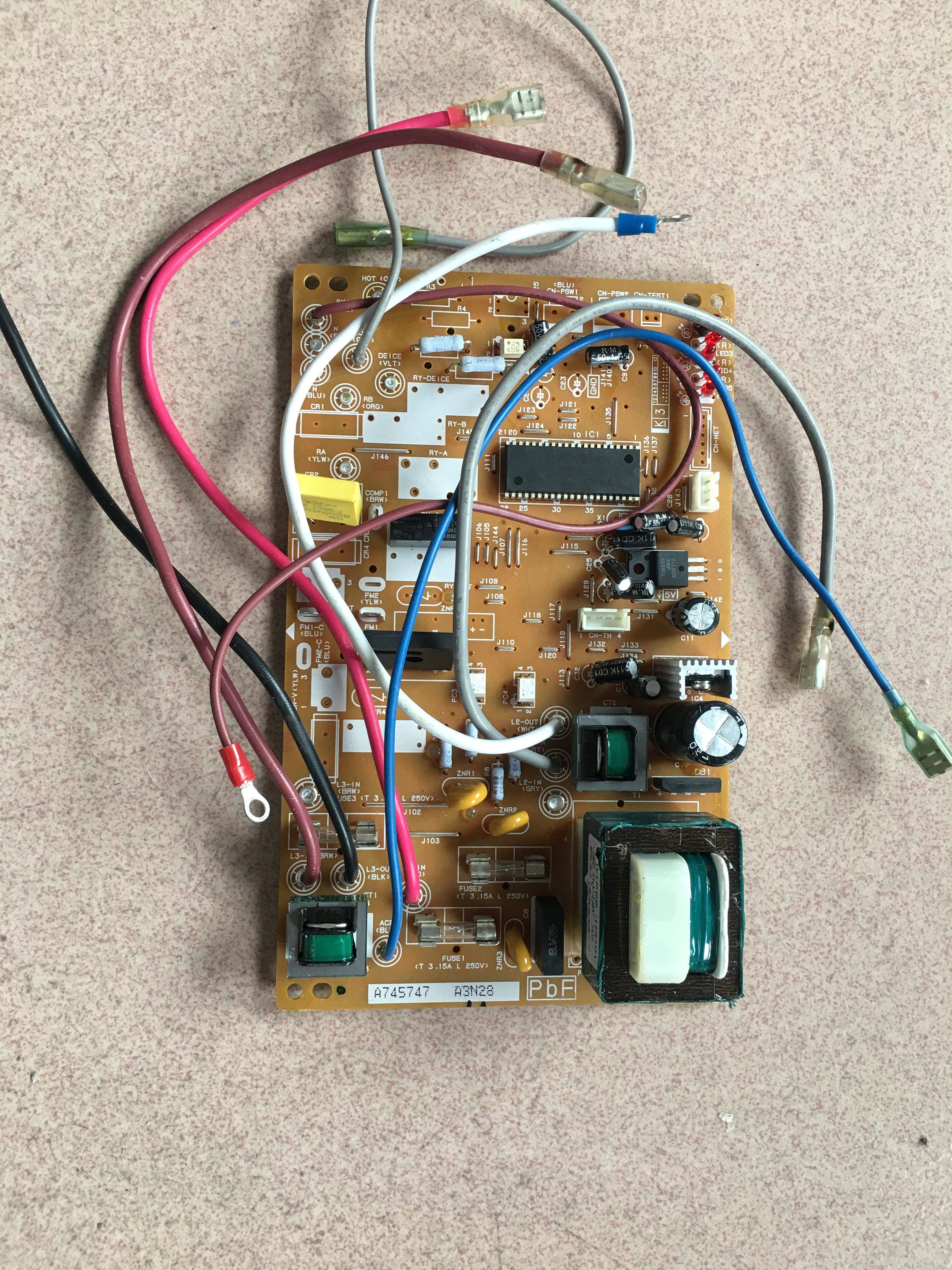 Suitable for Panasonic floor-type air conditioning A743981 A744458 A744458 A745747 external control board circuit board