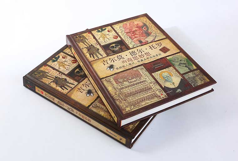 Phiên bản mở lớn bìa cứng chính hãng "Gilmo & middot; del & middot; Toro whimsy" phim truyện hình nước quanh món quà năm mới Thái Bình Dương Lord of the Rings Hobbit Blade Warrior Bản thảo gốc - Nhẫn nhẫn cặp vàng
