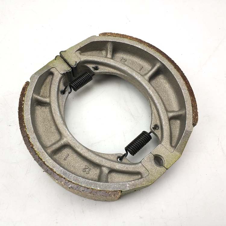 Phụ kiện xe máy áp dụng QS125GS125GSX125 Denway GT125-5 Jun Chi trước và sau đĩa phanh trống giá bố thắng xe máy honda