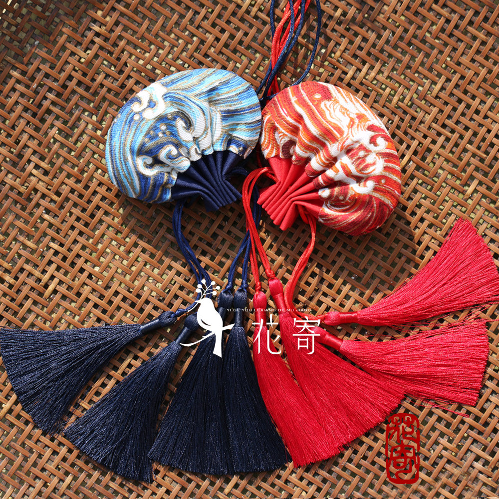 Chinese ancient wind sac flow Soho bag Han clothing carry-on car pendant anti-epidemic incense bag classical creative companion gift