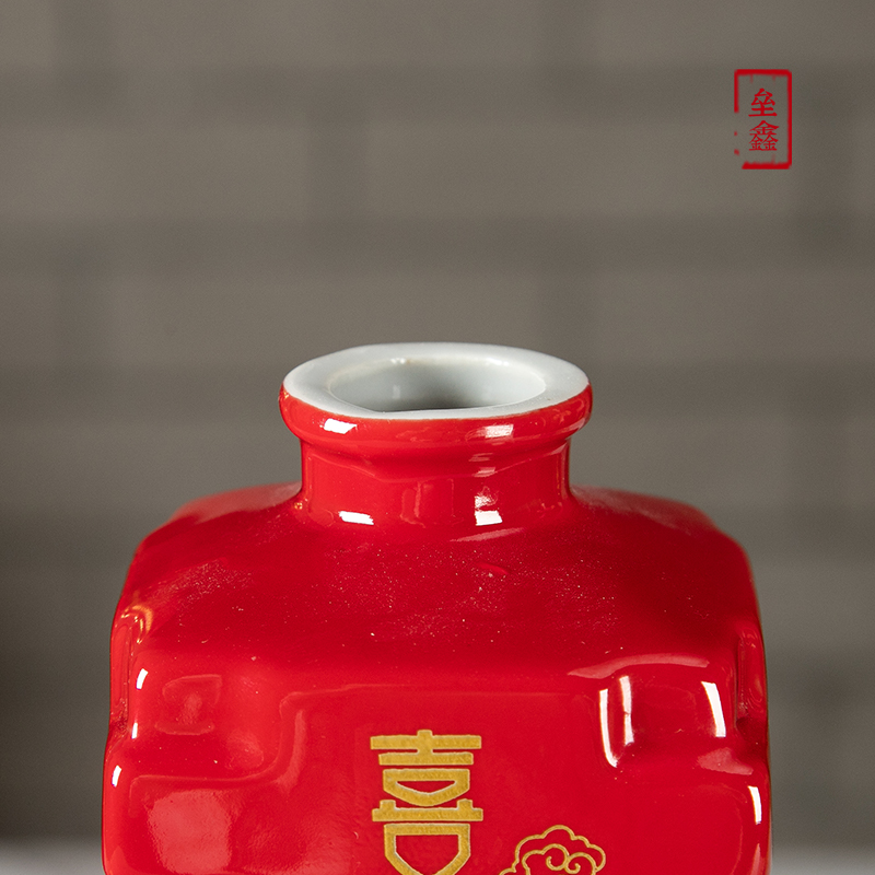An empty bottle of jingdezhen ceramic household seal wedding festival 1 kg pack white wine jug of wine jars bottle furnishing articles