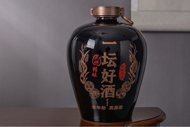 Jingdezhen ceramic jar thickening aged 10 jins to household seal an empty bottle mercifully wine Chinese hip flask