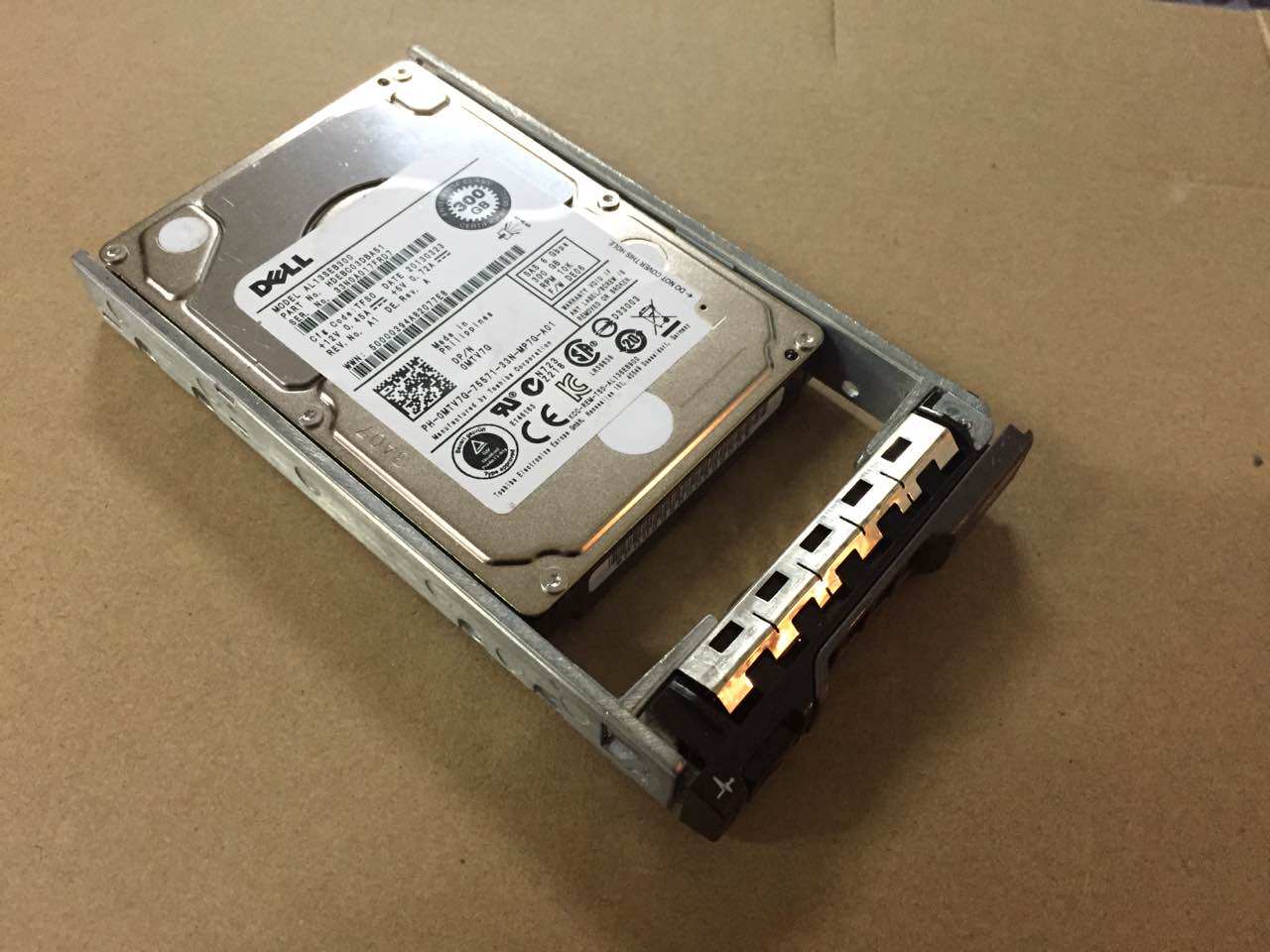 DELL SAS 300G hard drive 10k 64M 2 5 inch 6G Toshiba 300G AL13SEB300 MTV7G