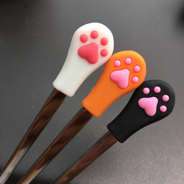 There are cats cute cat claw meat ball stainless steel spoon cat foot three-dimensional meat pad silicone coffee spoon creative long handle small