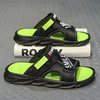 Модный черный и зеленый