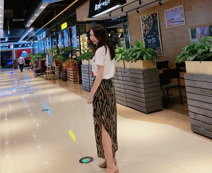 Mùa hè 2019 quý cô thời trang túi hông váy voan retro gợi cảm hai mặt váy xẻ một bước trong phần dài của thủy triều - Váy chân váy đen