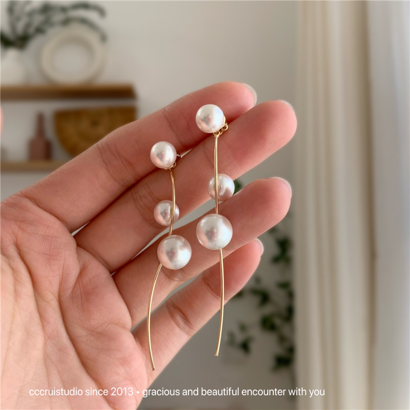 CCCRUI is a two-wearing pearl long earrings female net red high-sense fashion personality earrings