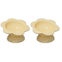 Две желтые одежды.