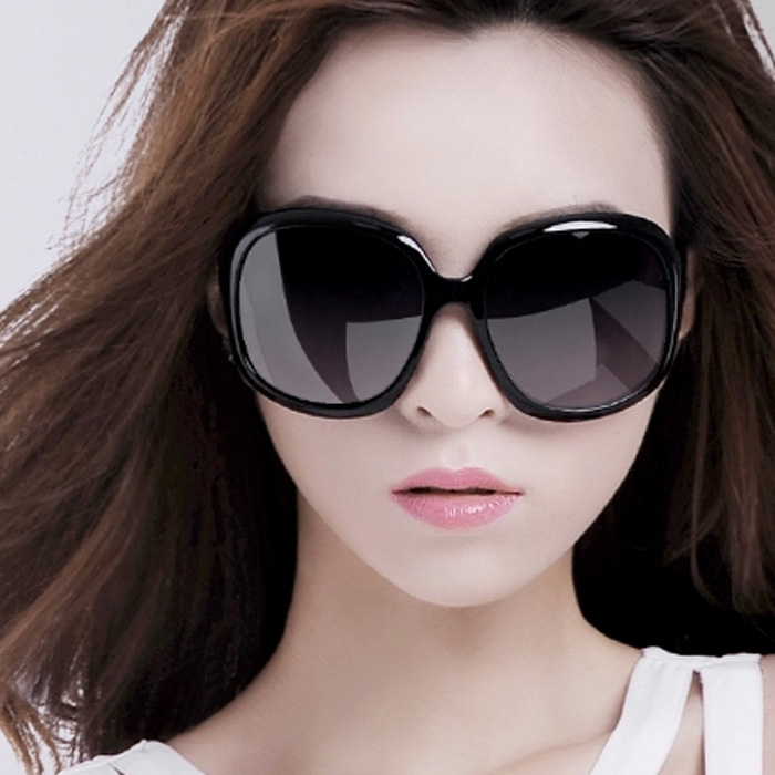 2021 New polarized sun glasses ladies fashion trend Star super large frame round face glasses elegant versatile sunglasses