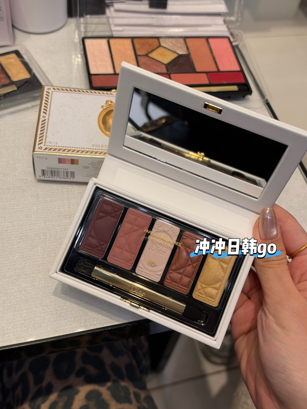 In Stock | Dior 26 Christmas Limited Edition Five-Color Eyeshadow Palette/Comprehensive Makeup Palette Blush Lipstick In Stock | Dior 26 Christmas Limited Edition Five-Color Eyeshadow Palette/Comprehensive Makeup Palette Blush Lipstick